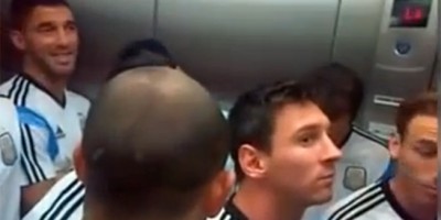 Zamislite da uđete u lift, a tamo – Mesi i ekipa (VIDEO)