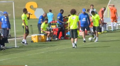 Dani Alveš simulira i na treningu (VIDEO)