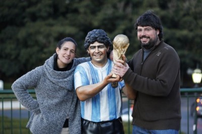 Argentinski fudbalski bogovi dobili statue (FOTO)