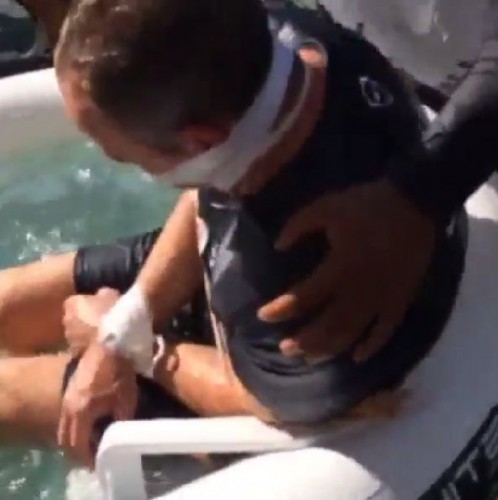 Surova čestitka Džerarda i drugova za masera (FOTO) (VIDEO)