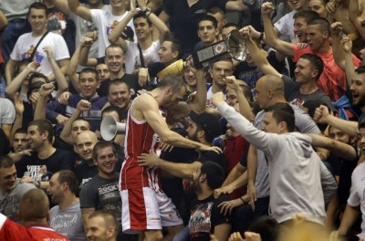 Simonović: Nisam želeo nikog da uvredim podizanjem pehara