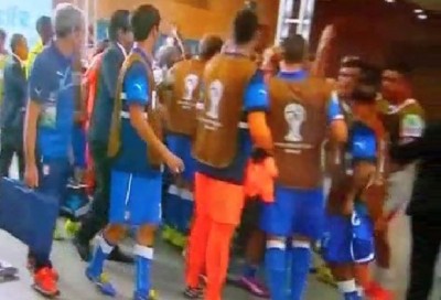 Koškanje Italijana i Kostarikanaca u tunelu