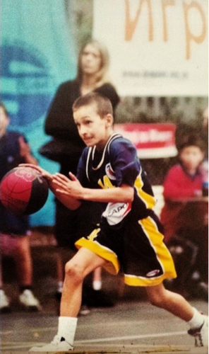 Prepoznajete li ovog dečaka? (FOTO)