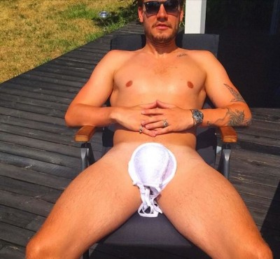 Jedan je LORD Bendtner! (FOTO)