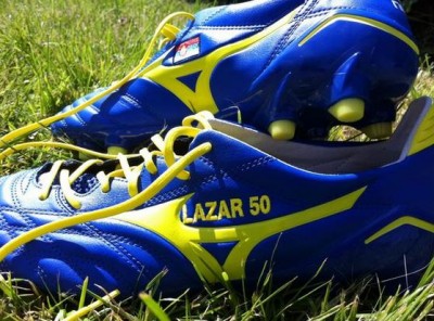 Mizuno dizajnirao Lazaru posebne kopačke za Enfild (FOTO)