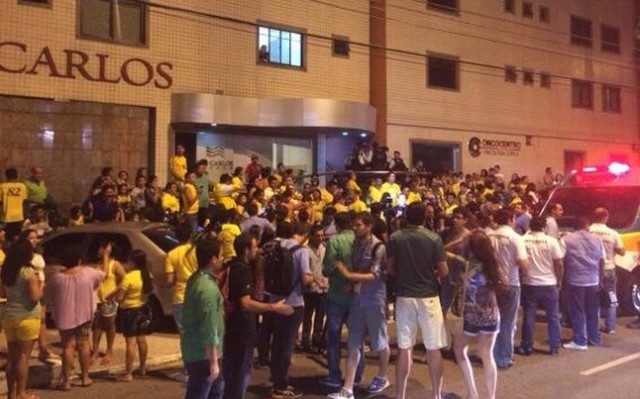 NAvijaci Brazila ispred bolnice