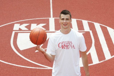 Dangubić: Doneo sam pravu odluku, srećan sam što sam igrač Zvezde (VIDEO)