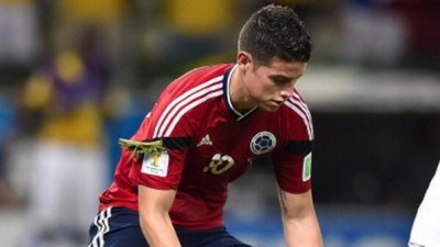 Šta radi ogromni skakavac na Rodrigezovom ramenu?! (FOTO)