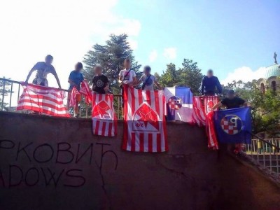 Grobari zaplenili Zvezdine i Dinamo zastave (FOTO)