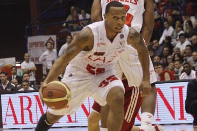 Osipa se tim Emporio Armanija