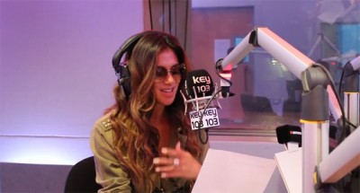 Pogledajte koja poznata cica peva Robinu Van Persiju (VIDEO)