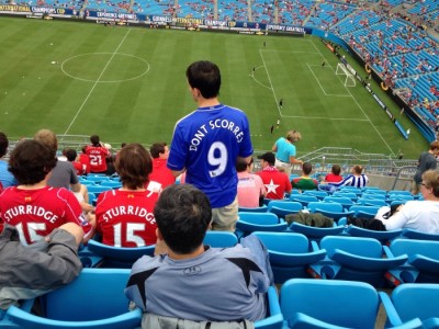 Navijač Liverpula u najkreativnijem dresu Čelsija posvećenom Toresu (FOTO)