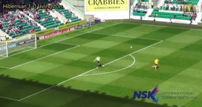 Golman matirao kolegu sa druge strane terena! (VIDEO)