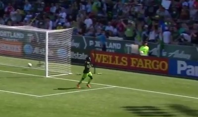 Slalom Martinsa kao na PES-u (VIDEO)