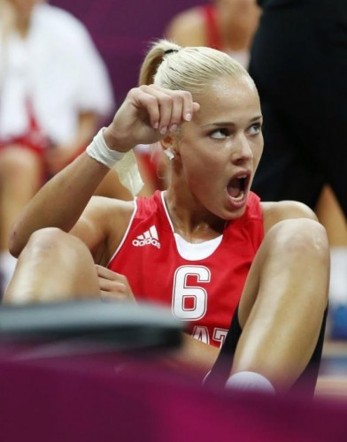 PRAZNIK ZA OČI: Najlepša srpska i hrvatska košarkašica jedna do druge – koja je plavuša lepša? (FOTO)