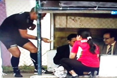 LEGENDARNA SCENA: Sudija prvo sudi, a posle uzmi „mito“ (VIDEO)