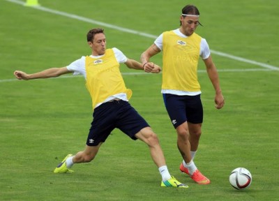 VELIKANI SE OTIMAJU ZA SRBINA: A on bira između, Premijer lige, Primere i Bundeslige