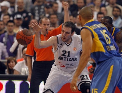 ŠAKOTA KVARI POSAO PARTIZANU: Marić umesto crno-belog mogao bi da obuče žuto-crni dres