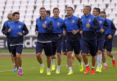 POČELO JE: Umbro otkriva novi crveni dres Srbije deo po deo (FOTO)