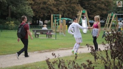 KAKO ‘RONALDO’ MUVA DEVOJKE: Dovoljna je sаmo prava oprema… (VIDEO)