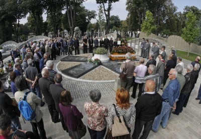 ISPRAĆAJ LEGENDE: Poslednji pozdrav Milanu Galiću (FOTO) (VIDEO)