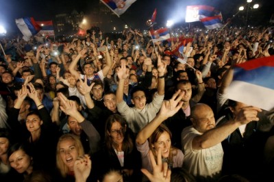 GALERIJA: Ovako je gorelo ispred skupštine (FOTO)