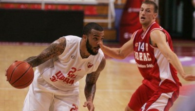 KAKO JE IZGLEDAO DEBI: Vilijams i Cirbes prvi put u crveno-belom dresu (VIDEO)