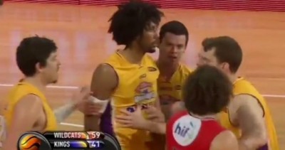 NE PRIČAJ SA NJIM: Čildres patosirao rivala (VIDEO)