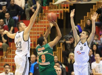 MARINKOVIĆ KAO NEKAD MUTOMBO: Fenomenalna blokada beka Partizana (VIDEO)