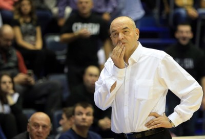 DV O FINANSIRANJU PUČA: Mali čovek sa velikom torbom plasira dezinformacije