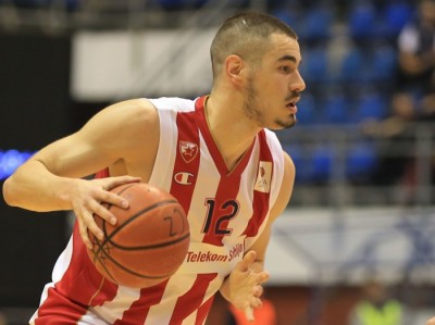 ZVEZDAŠI POSETILI HRVATSKU PLAŽU: Baš je lepo kad umočiš noge u more! (FOTO)