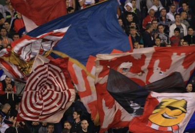 DELIJE NAJBOLJI DEO ZVEZDE: Navijači crveno-belih napravili sjajnu atmosferu (FOTO) (VIDEO)