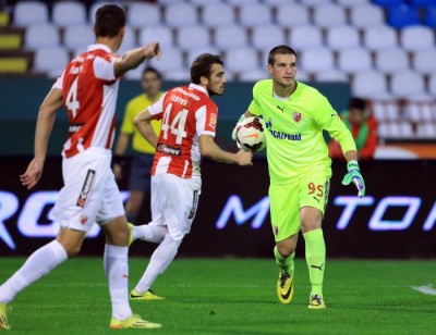 PRIZNANJE ZA RAJKOVIĆA: Golman zvezde dobitnik nagrade ‘Zlatna rukavica’ (VIDEO)