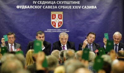 OKREĆU MU LEĐA: Karadžić ostaje bez podrške i ‘istoka’