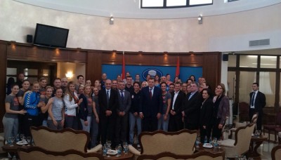 U POSETI KOD DODIKA: Rukometašice Srbije ugostio predsednik Republike Srpske