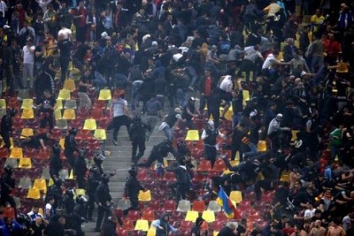 EPILOG NEREDA U BUKUREŠTU: Policija privela 30 navijača! (VIDEO)