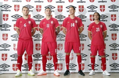 MODERNO: Umbro predstavio nove dresove Srbije! (FOTO)