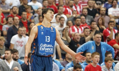 ČAŠĆAVANJE: Ovako su Delije ‘pozdravile’ Lučića (VIDEO)