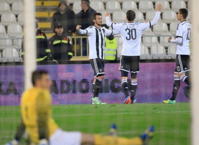 JSL: Partizan overio jesenju titulu, Grobari odali počast preminulim navijačima (VIDEO) (FOT0)