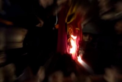 POSLALE PORUKU: Delije spalile dres Galatasaraja na Marakani (VIDEO)