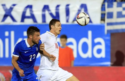 PRIJATELJSKO PESNIČENJE: Kone potegao pesnicu na Matića (VIDEO)