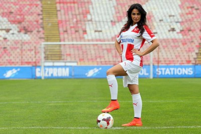 SEKSI DAME VEČITIH RIVALA: Ko ima lepšu podršku? (FOTO) (ANKETA)