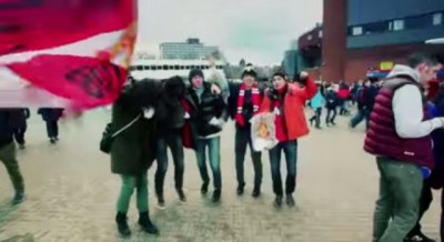 DAJTE IM RAKIJU: Navijači Mančester junajteda razvezli ‘Užičko kolo’! (VIDEO)