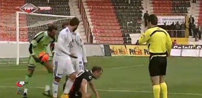 NIJE ZABORAVIO: Evrogol Milijaša iz slobodnog udarca (VIDEO)