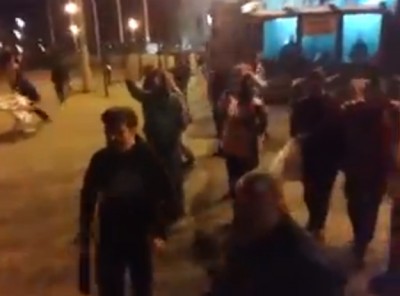 DOKAZ: Navijači Galatasaraja naoružani dočekali Delije (VIDEO)