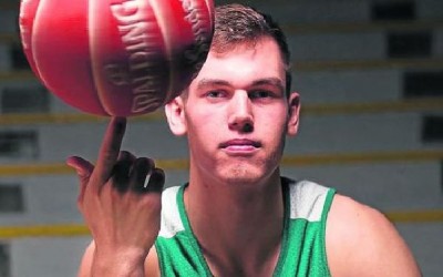 OVO SE U SRBIJI TRENIRA: I Radičević pogodio sa svoje polovine (VIDEO)