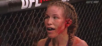 BAŠ ŽENSTVENO: Lesli Smit umalo ostala bez uva! (VIDEO)