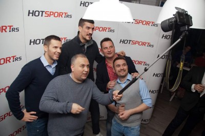 PREDSTAVLJENE HOTSPORT APLIKACIJE: Sportisti i novinari isprobali zajedno mobilne pogodnosti (FOTO)