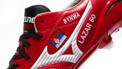 KAKO ĆE MARKEC DA ‘VEZE’: Mizuno dizajnirao specijalne kopačke za Lazara (FOTO)