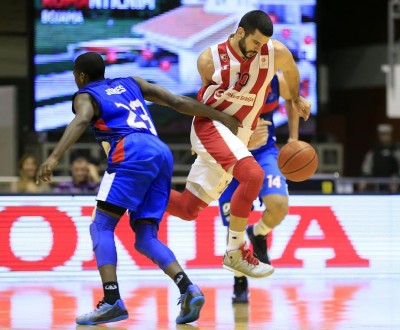 NBA ZAKUCAVANJE: Džons utišao Delije i zaslužio aplauze (VIDEO)